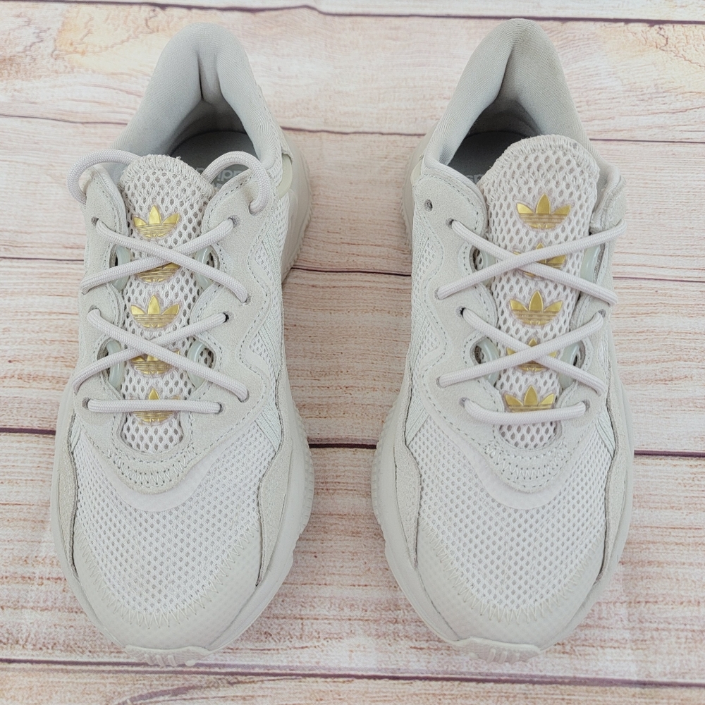 ADIDAS ORIGINALS OZWEEGO  ALUMINA SNEAKERS YOUTH SIZE 4